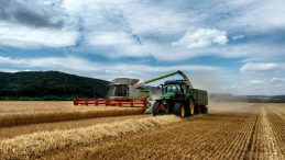 Türkiye’de Modern Tarımın Yeni Dönemi: Çiftçiler Teknolojiyle Verimliliği Nasıl Artırıyor?