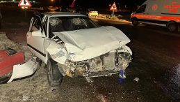 Uşak'ta İki Ara&ccedil; &Ccedil;arpıştı: 1'i Bebek 10 Kişi Yaralandı