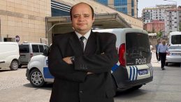 &Uuml;niversiteyi Sarsan Kayıp: B&ouml;l&uuml;m Başkanı Lojmanda Hayatını Kaybetti