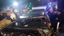 &Uuml;sk&uuml;dar'da Hatalı Sollama Sonucu Kaza: 3 Yaralı