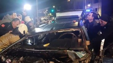 &Uuml;sk&uuml;dar'da Hatalı Sollama Sonucu Kaza: 3 Yaralı