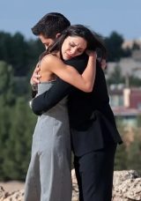 UZAK ŞEHİR 36. B&Ouml;L&Uuml;M İZLE! Boşanmak zorundasınız! Kanal D ile Uzak Şehir son b&ouml;l&uuml;m izle