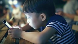 Uzmanlardan Kritik Uyarı: Çocuklarda Ekran Kullanımı ve Süresi, Gelişimini Etkiliyor!