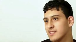 Vicdansızlar Engelli Gencin Tekerlekli Sandalyesini &Ccedil;aldı