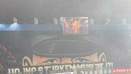 Viktoria Plzen-Fenerbahçe karşılaşmasında şok eden pankart! Türkleri hedef aldılar…