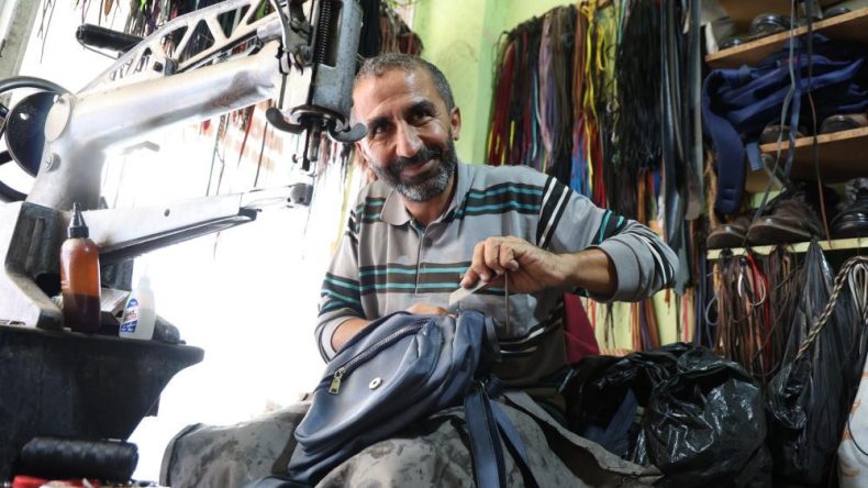 Viral Olan Ayakkabı Boyacısı: "Her Yıl Tatile Giderim"