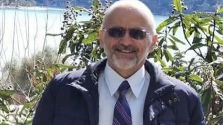 Voleybol Turnuvasında Kalp Krizi Ge&ccedil;iren Okul M&uuml;d&uuml;r&uuml; Hayatını Kaybetti