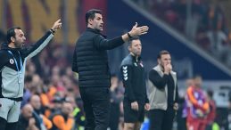 Volkan Demirel: Ben &uuml;&ccedil; puan kaybettik diye &uuml;z&uuml;l&uuml;yorum