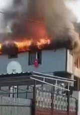 Yalova'da İki Katlı Binada Yangın &Ccedil;ıktı!
