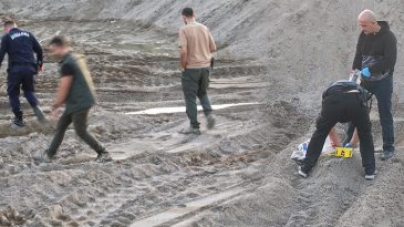 Yazıklar olsun! B&ouml;lgeye gelip kamyonlarla g&ouml;t&uuml;r&uuml;yorlar… Jandarma su&ccedil;&uuml;st&uuml; yakaladı, ekipler artık 7/24 n&ouml;bet tutuyor