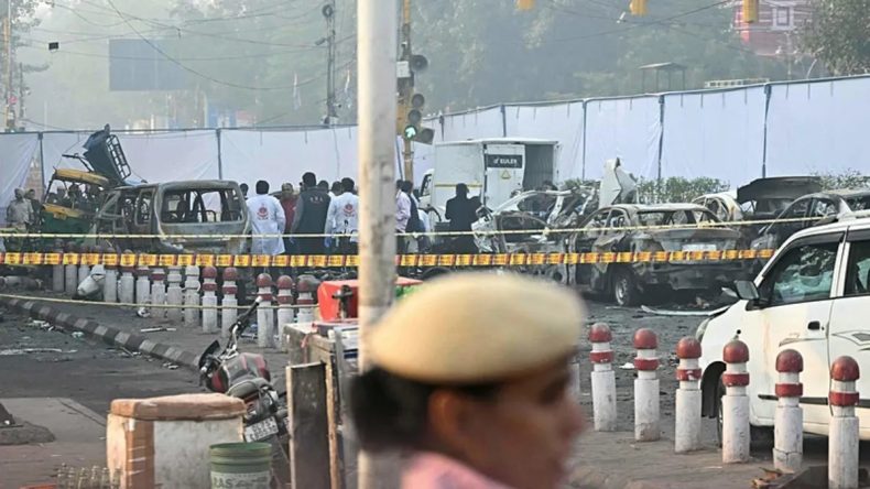Yeni Delhi’de Korkunç Patlama: Bomba Yüklü Araç İnfial Etti, 13 Kişi Hayatını Kaybetti