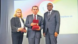 Yılın Frankofonu Dursun Özbek oldu