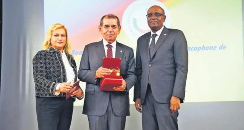 Yılın Frankofonu Dursun Özbek oldu