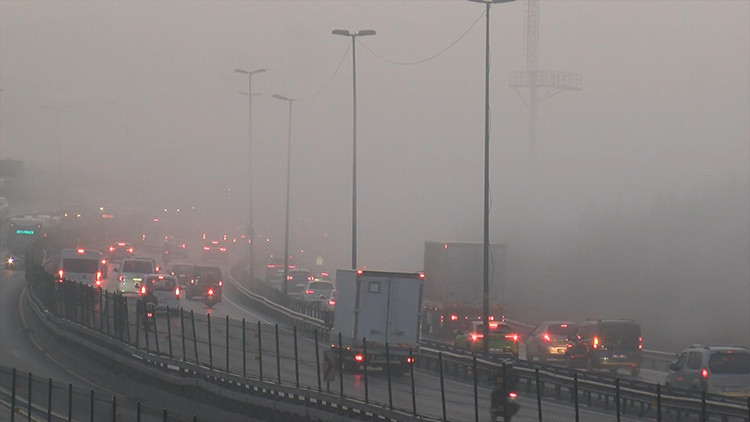 Yoğun Sis: İstanbul'da Görüş Mesafesi Düşüyor