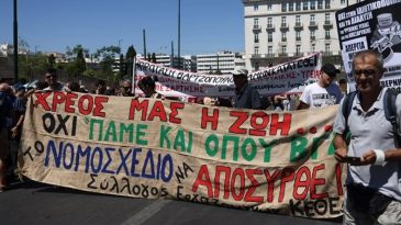 Yunanistan&rsquo;da Protesto: Doktorlar 48 Saatlik Grev Başlattı