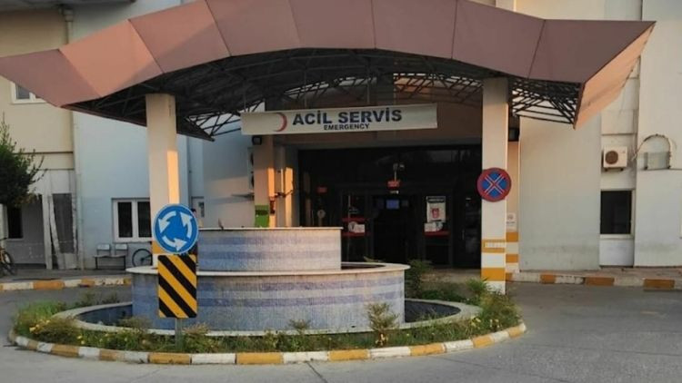 Zehirlenme İhtimaliyle Hastaneye Kaldırılan 3 Kardeşten Biri Hayatını Kaybetti