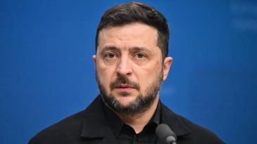 Zelenskiy: Rusya'nın Kiev&rsquo;de ger&ccedil;ekleştirdiği hava saldırılarında 3 kişi hayatını kaybetti