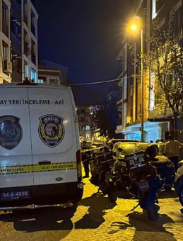 Zeytinburnu'nda İş Yerinde Silahlı Kavga: 2 Kişi Hayatını Kaybetti, 1 Yaralı!