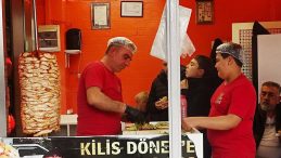 1 Liraya Satılan D&ouml;nerler Geri D&ouml;n&uuml;yor! Esnaf Arasındaki Rekabet Alevlendi: Tavuk D&ouml;ner Fiyatları Şaşırtıyor