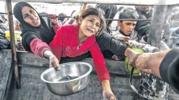 100 Bin &Ccedil;ocuk A&ccedil;lıkla M&uuml;cadele Ediyor