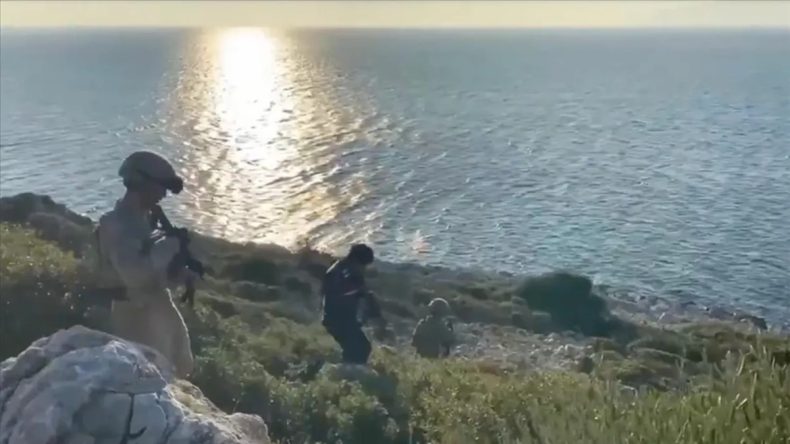 14 ilde düzenlenen operasyonlarda 156 göçmen kaçakçısı yakalandı