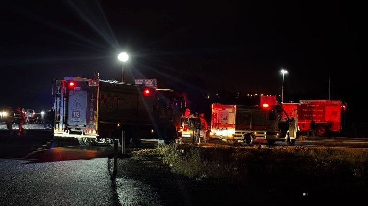 3 Aracın Karıştığı Feci Kazada 3 Kişi Hayatını Kaybetti, 6 Kişi Yaralandı