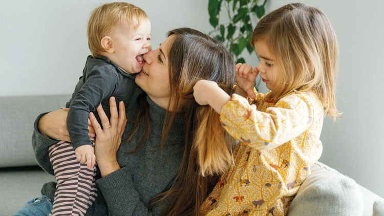 300 bin bebeğe doğum yardımı