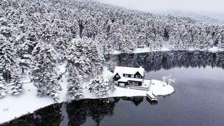 38 İlde Sarı ve Turuncu Alarm! T&uuml;rkiye Beyaza B&uuml;r&uuml;nd&uuml;