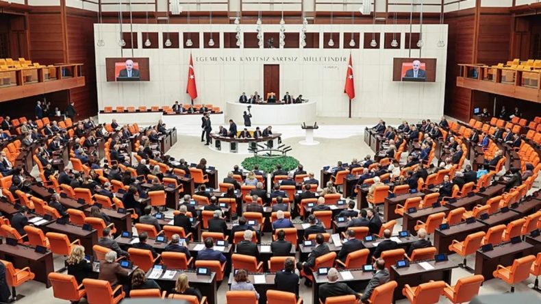 50 Bin Kişiye Tahliye Yolu A&ccedil;ıldı