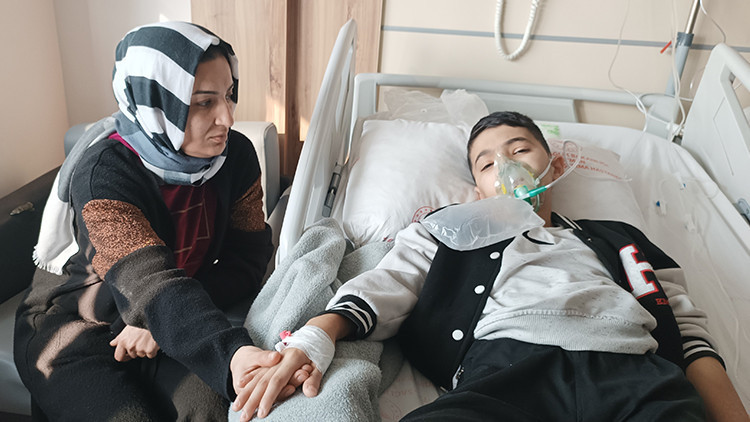 52 G&uuml;nd&uuml;r S&uuml;ren Sağlık Sorunu: 13 Yaşındaki Muhammed'in Okul Hayatı Tehlikede