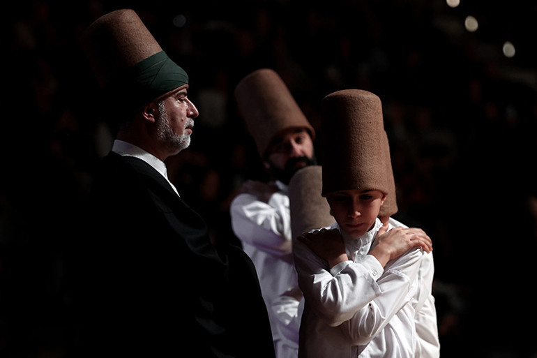 Bektaş sema yaparken