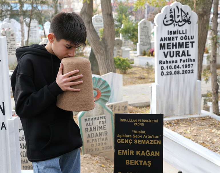 Bektaş ağabeyinin eşyalarıyla