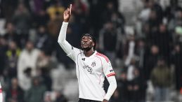 Abraham, Ligdeki 6. Golünü Attı