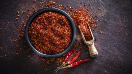 Acı Biberin Stres &Uuml;zerindeki Etkileri: Mutluluk mı, Stres mi?