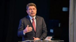 Adalet Bakanı Tun&ccedil;, Hakim ve Savcı Yardımcılığı Sınavına Girecek Adaylara Başarı Diledi