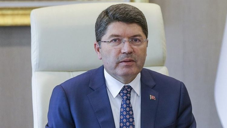 Adalet Bakanı Tun&ccedil;&rsquo;tan İHA A&ccedil;ıklaması: F-16'larımız Tarafından D&uuml;ş&uuml;r&uuml;ld&uuml;, K&uuml;&ccedil;&uuml;k Par&ccedil;alara Ayrıldı