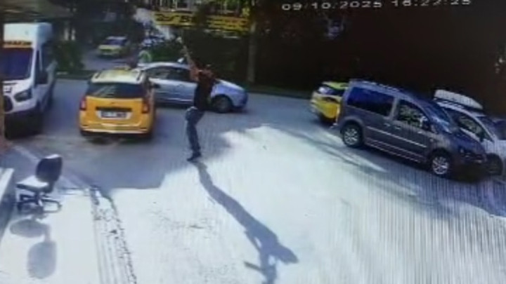 Adana'da Sevgilisinin &Ccedil;alıştığı Oyun Salonuna Pompalı T&uuml;fekle Saldırı