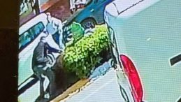 Adliye Önünde Korkunç Olay: Boşanma Sürecindeki Eşine Saldırdı!