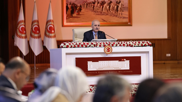 AK Parti 'Ter&ouml;rs&uuml;z T&uuml;rkiye' S&uuml;recine Dair Raporunu TBMM'ye Sunmuş Bulunuyor