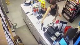 Akaryakıt İstasyonunda Ger&ccedil;ekleşen Korkun&ccedil; Cinayetin G&ouml;r&uuml;nt&uuml;leri Ortaya &Ccedil;ıktı