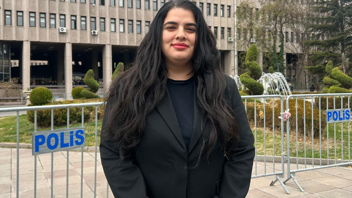 Ankara'da Eşi Uyurken Yastıkla Boğmaya &Ccedil;alıştı: Uzaklaştırma Kararı Verildi