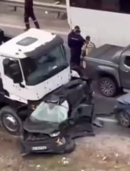 Ankara'da Kontrolden Çıkan Vinç Faciaya Yol Açtı: 13 Araç Hasar Gördü, 5 Yaralı