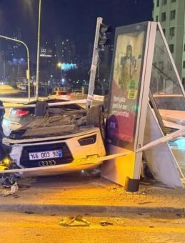 Ankara'da Otomobil ile Motosiklet Çarpıştı: 4 Yaralı