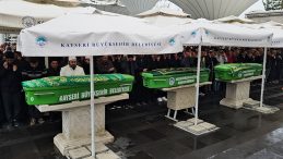 Anne ve İki &Ccedil;ocuğu Yan Yana Son Yolculuğuna Uğurlandı