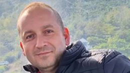 Annesine mezar yeri bakmaya giderken yeğeniyle trafik kazasında &ouml;ld&uuml;