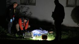 Antalya'da Yaşlı Kadın 8. Kattan D&uuml;şerek Hayatını Kaybetti: Eşine Polisten K&ouml;t&uuml; Haber!