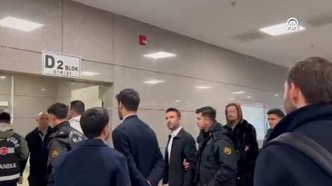 Aralarında &uuml;nl&uuml; isimler de var! Borsada manip&uuml;lasyon soruşturması: Ş&uuml;pheliler adliyeye sevk edildi