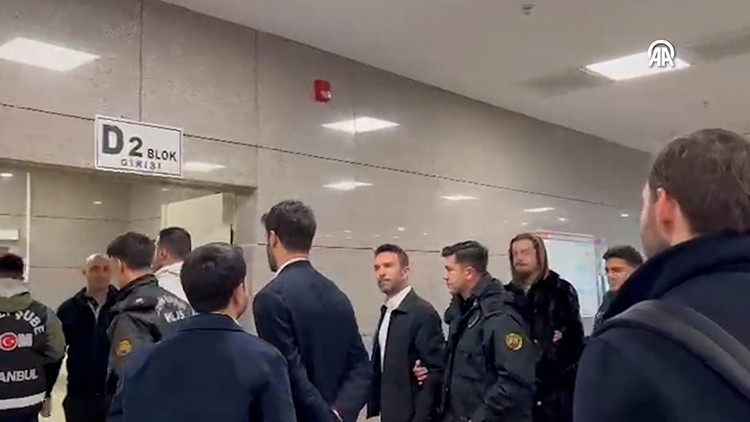 Aralarında &uuml;nl&uuml; isimler de var! Borsada manip&uuml;lasyon soruşturması: Ş&uuml;pheliler adliyeye sevk edildi