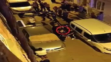Arkadaşını &Ouml;ld&uuml;r&uuml;p, Yaraladığı Sevgilisini 21 G&uuml;n Boyunca Evinde Tuttu!