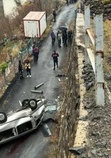 Artvin'de Ara&ccedil; Alt Yola Devrildi: 3 Kişi Hayatını Kaybetti